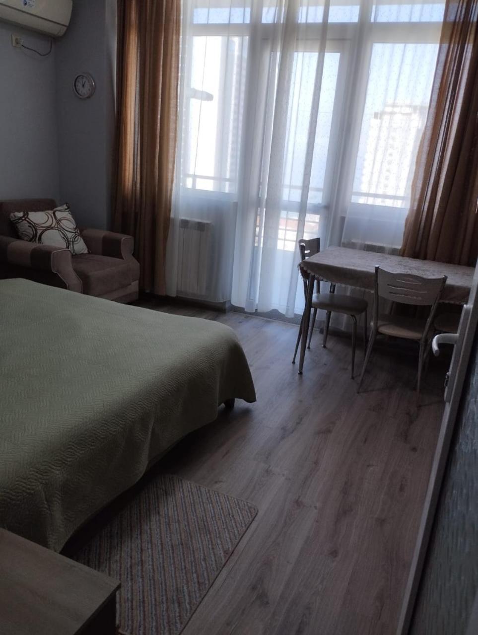 Yalcin Star Residence Apartment 300 Batumi Kültér fotó